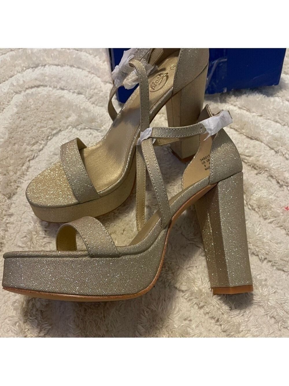 Trary Gold Strappy Heels Size 8 - Picture 11 of 16